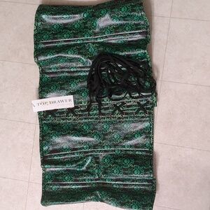 NWT Women's size 6XL pleather top drawer Corset